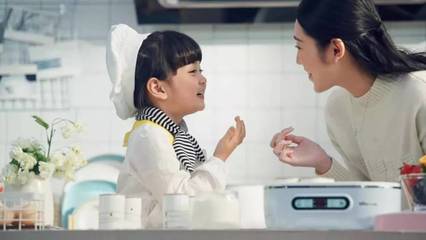 在年輕人中成為生活I(lǐng)CON 解碼新消費(fèi)品牌的產(chǎn)品魔力與運(yùn)營策略